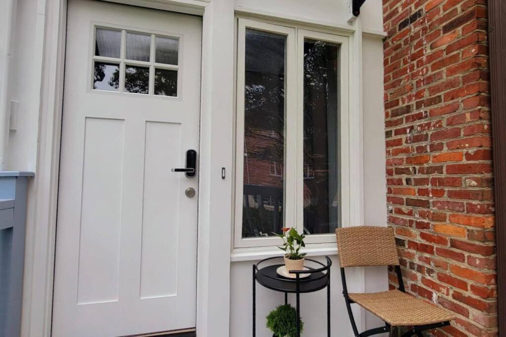 Unique & Peaceful Boston Home Exterior photo